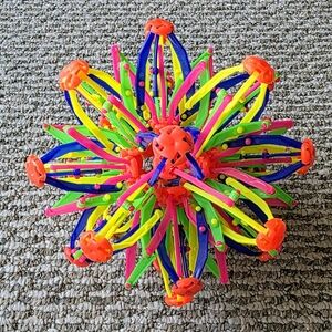 Hoberman Mini Bounceback Sphere